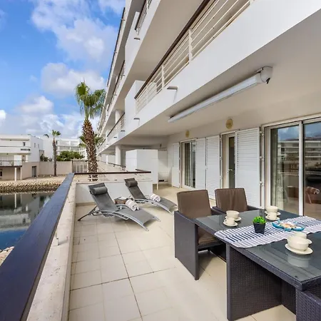 Im On Marina Flat شقة