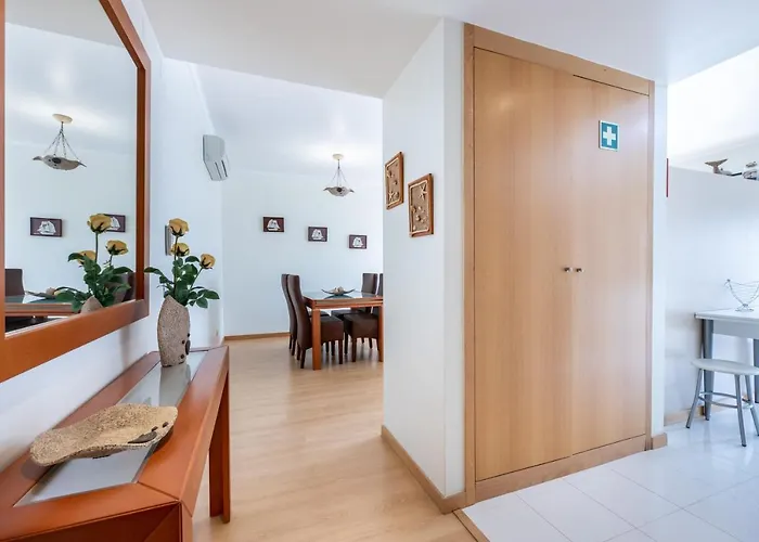 Im On Marina Flat * Lagos