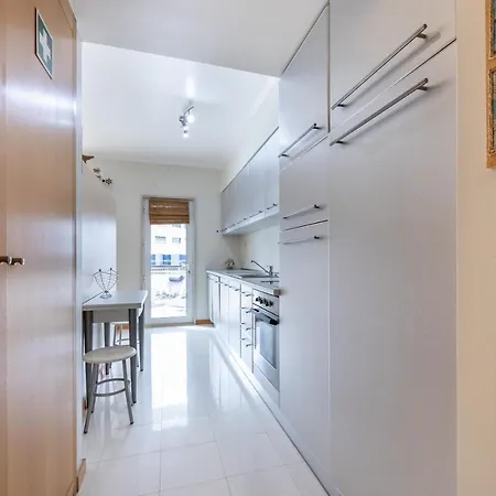 Apartment Im On Marina Flat